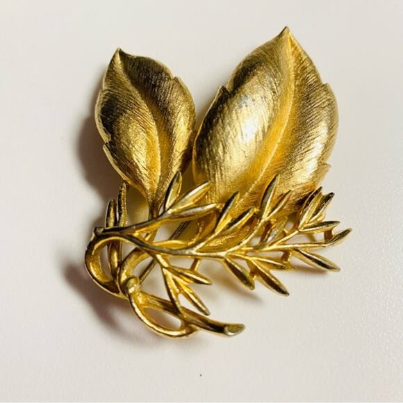 Sarah Coventry Sea Whispers Brushed Gold Leaf Branch Brooch Pin - Picture 1 of 6